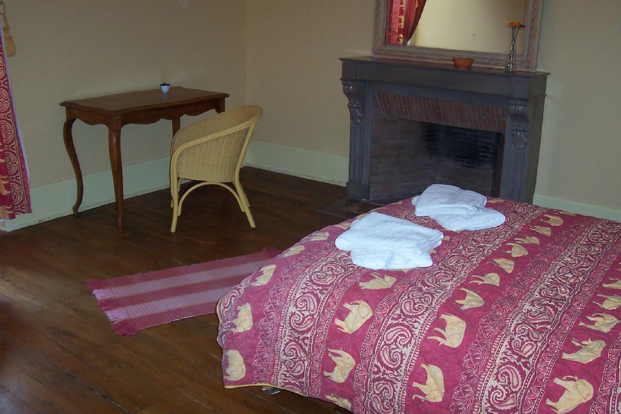 Bed and Breakfast Chateau Champigny à Maillet  Chambre photo